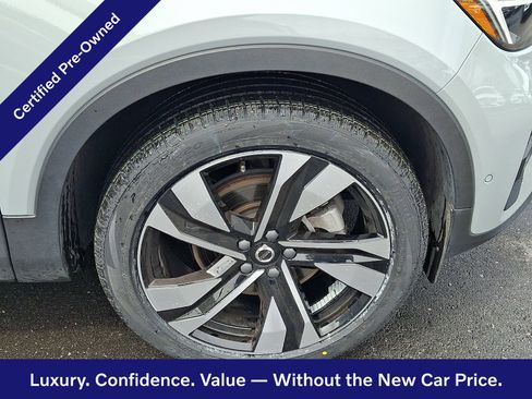 Certified 2024 Volvo XC40 B5 Plus w/ Protection Package Premier AWD/4WD image 9