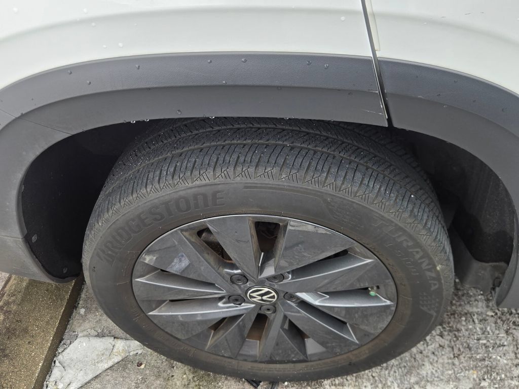 Used 2024 Volkswagen Taos S FWD image 6