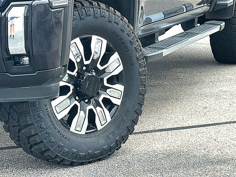 Used 2024 GMC Sierra 2500 Denali AWD/4WD image 4
