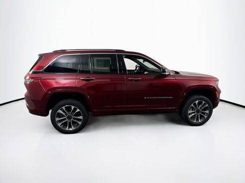 Used 2023 Jeep Grand Cherokee Overland AWD/4WD image 4