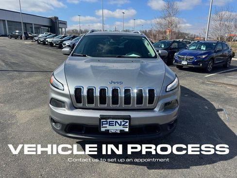 Used 2017 Jeep Cherokee Latitude w/ Safety/Convenience Group image 8