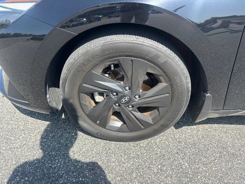 Used 2022 Hyundai Elantra SEL FWD image 12