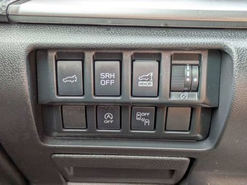 Used 2024 Subaru Forester Premium AWD/4WD image 30