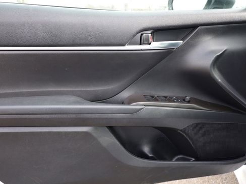 Used 2022 Toyota Camry SE image 11