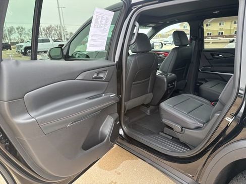 Used 2025 Chevrolet Traverse Z71 w/ Enhanced Driving Package image 39