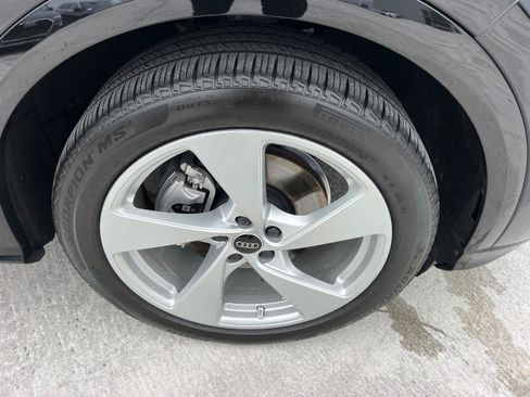 Certified 2025 Audi Q5 Prestige AWD/4WD image 12