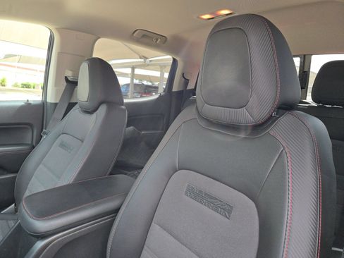 Used 2016 GMC Canyon SLE w/ All Terrain Package AWD/4WD image 9