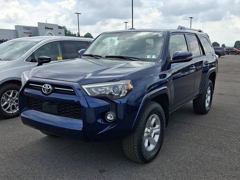 Used 2023 Toyota 4Runner SR5 Premium w/ Moonroof Package AWD/4WD image 5