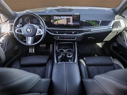 Used 2023 BMW X7 xDrive40i w/ Executive Package image 29