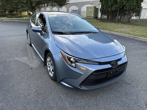 Used 2025 Toyota Corolla LE image 17