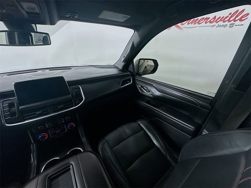 Used 2021 Chevrolet Suburban RST w/ Luxury Package image 11