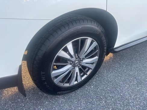 Used 2017 Nissan Pathfinder SV AWD/4WD image 20