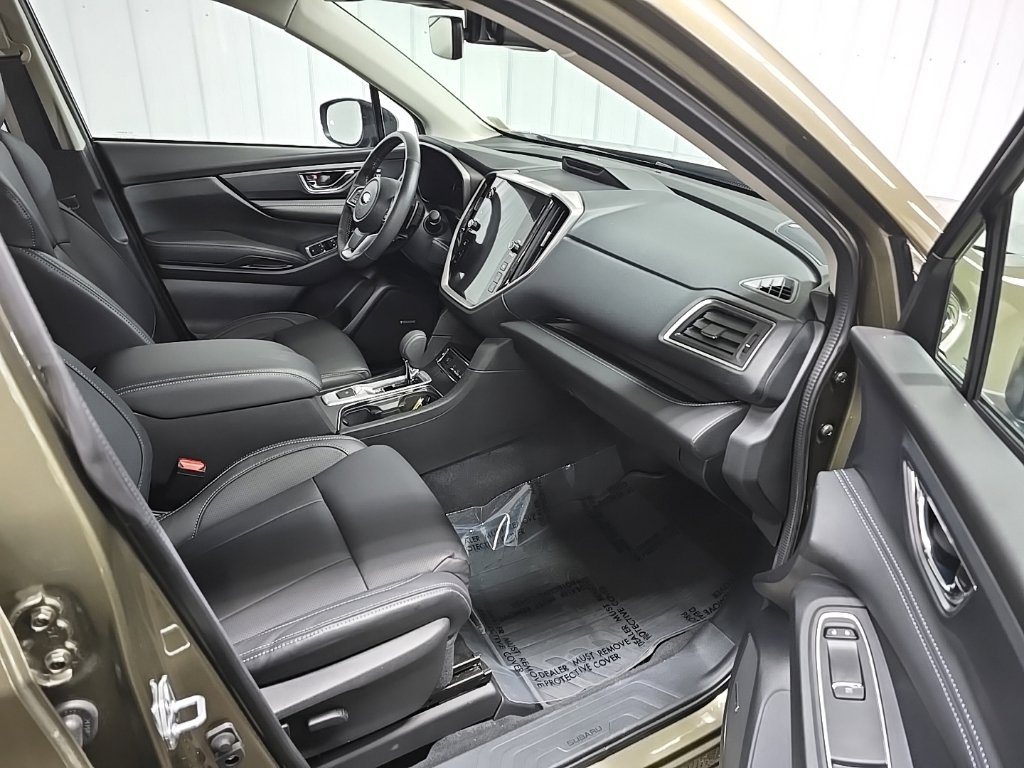 Used 2025 Subaru Ascent Limited AWD/4WD image 16