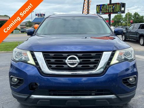 Used 2019 Nissan Pathfinder SL w/ SL Premium Package FWD image 2