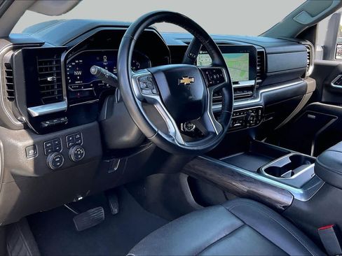 Used 2025 Chevrolet Silverado 2500 LTZ w/ LTZ Premium Package AWD/4WD image 16