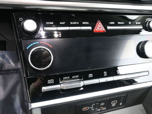 Certified 2025 Hyundai Santa Fe SEL image 16