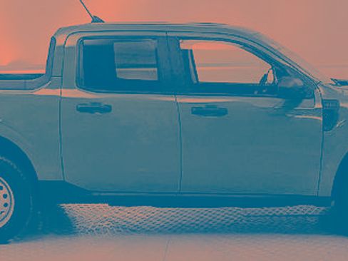 Certified 2022 Ford Maverick XL image 2