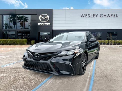 Used 2024 Toyota Camry SE w/ Convenience Package FWD image 1