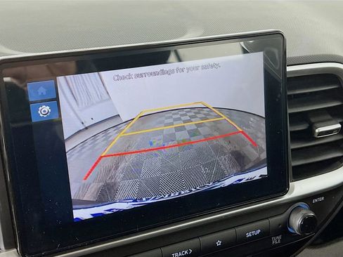 Certified 2025 Hyundai Venue SEL image 13