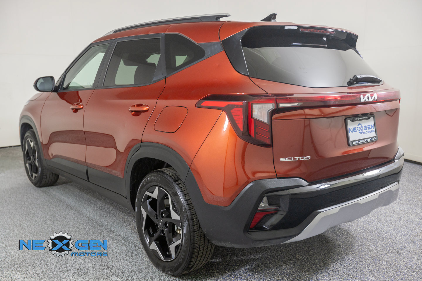Used 2025 Kia Seltos S AWD/4WD image 27