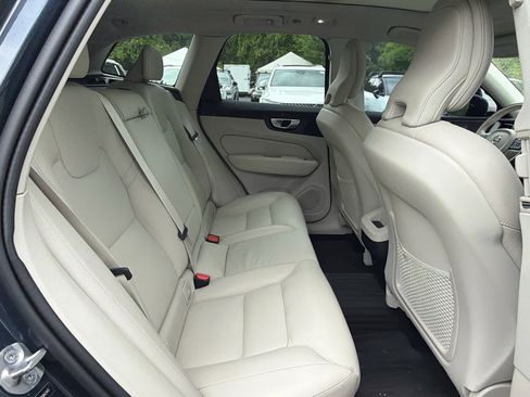 Used 2024 Volvo XC60 B5 Core w/ Protection Package Premier AWD/4WD image 20