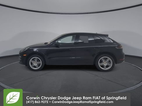 Used 2020 Porsche Macan AWD/4WD image 9