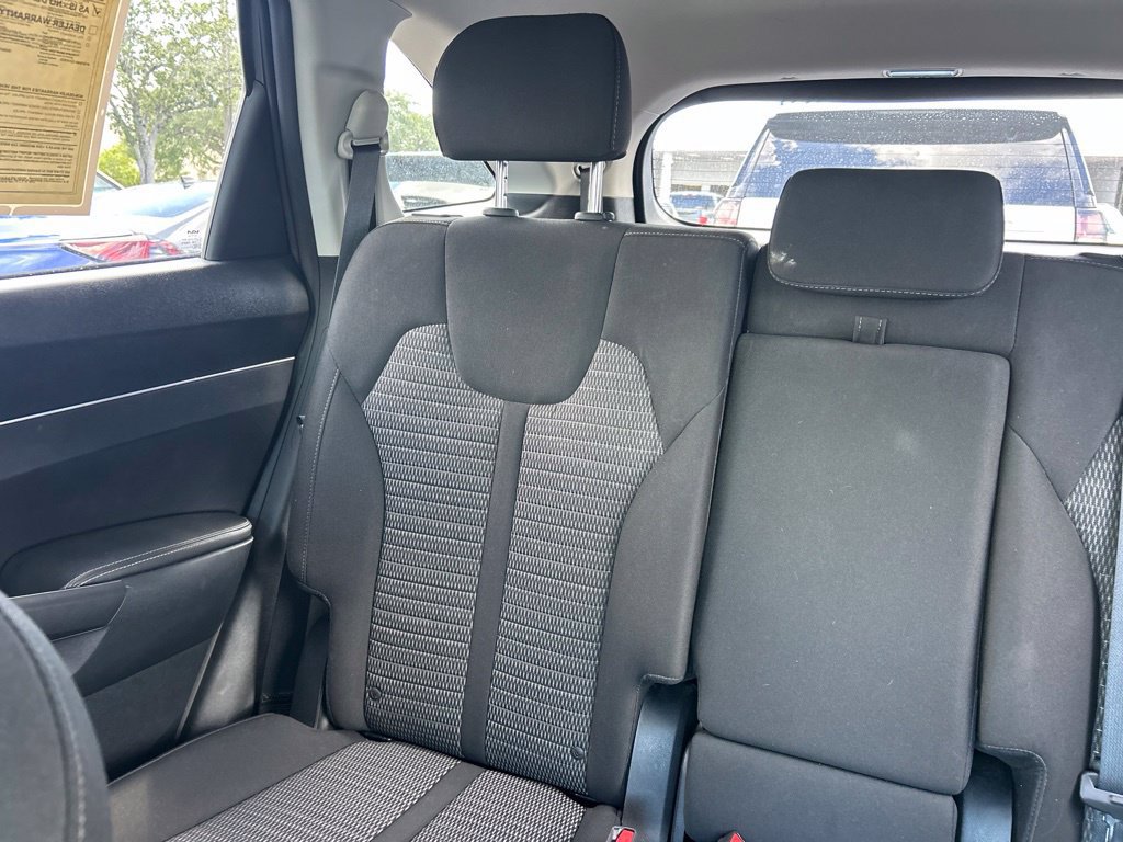 Used 2023 Kia Sorento LX FWD image 13