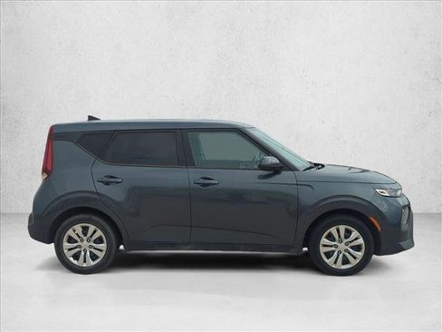 Used 2021 Kia Soul LX image 4