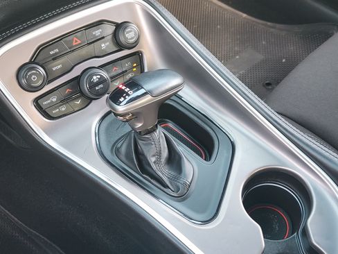 Used 2022 Dodge Challenger SXT RWD image 19