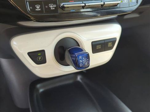 Certified 2016 Toyota Prius Two FWD image 17
