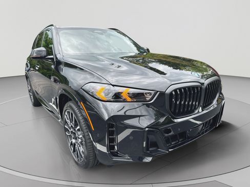 New 2026 BMW X5 xDrive50e w/ M Sport Package AWD/4WD image 3
