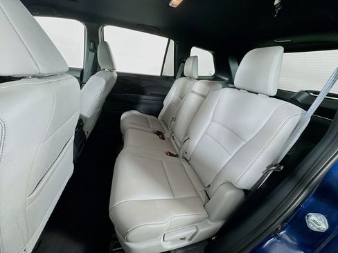 Used 2024 Honda Passport EX-L image 17