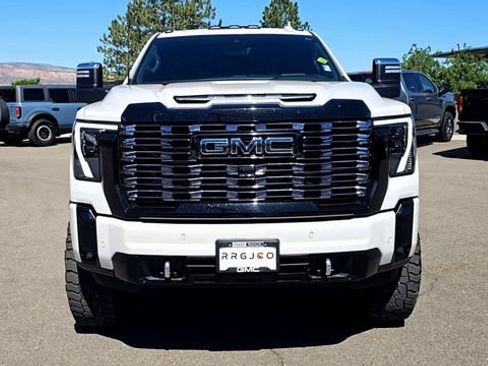 Used 2025 GMC Sierra 3500 Denali Ultimate AWD/4WD image 3