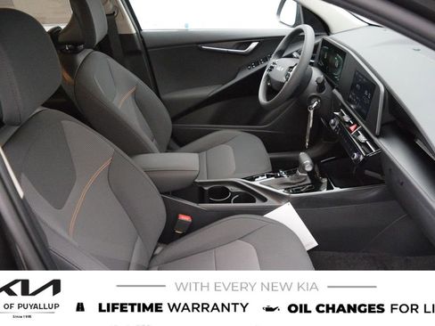 New 2026 Kia Niro LX image 16