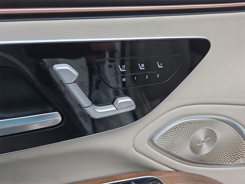 Certified 2023 Mercedes-Benz EQS 580 4MATIC Sedan image 11