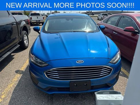 Used 2019 Ford Fusion SE FWD image 2