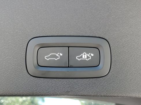 Certified 2023 Volvo C40 P8 Recharge Plus AWD/4WD image 10