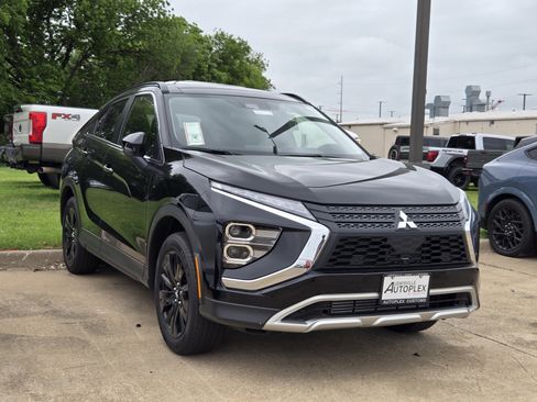 Used 2026 Mitsubishi Eclipse Cross Black Edition image 1