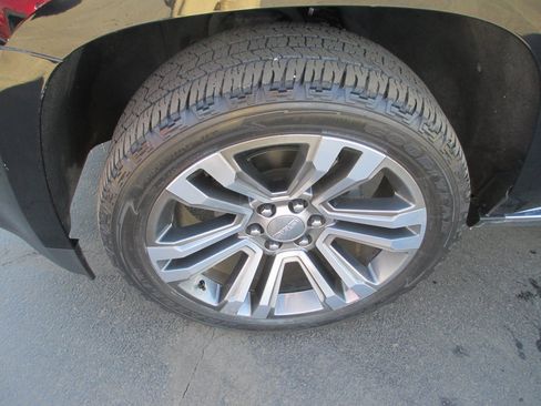 Used 2018 GMC Yukon Denali w/ Denali Ultimate Package image 13