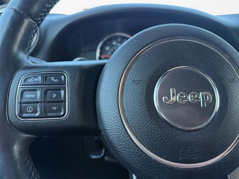 Used 2015 Jeep Wrangler Unlimited Rubicon w/ Connectivity Group image 25