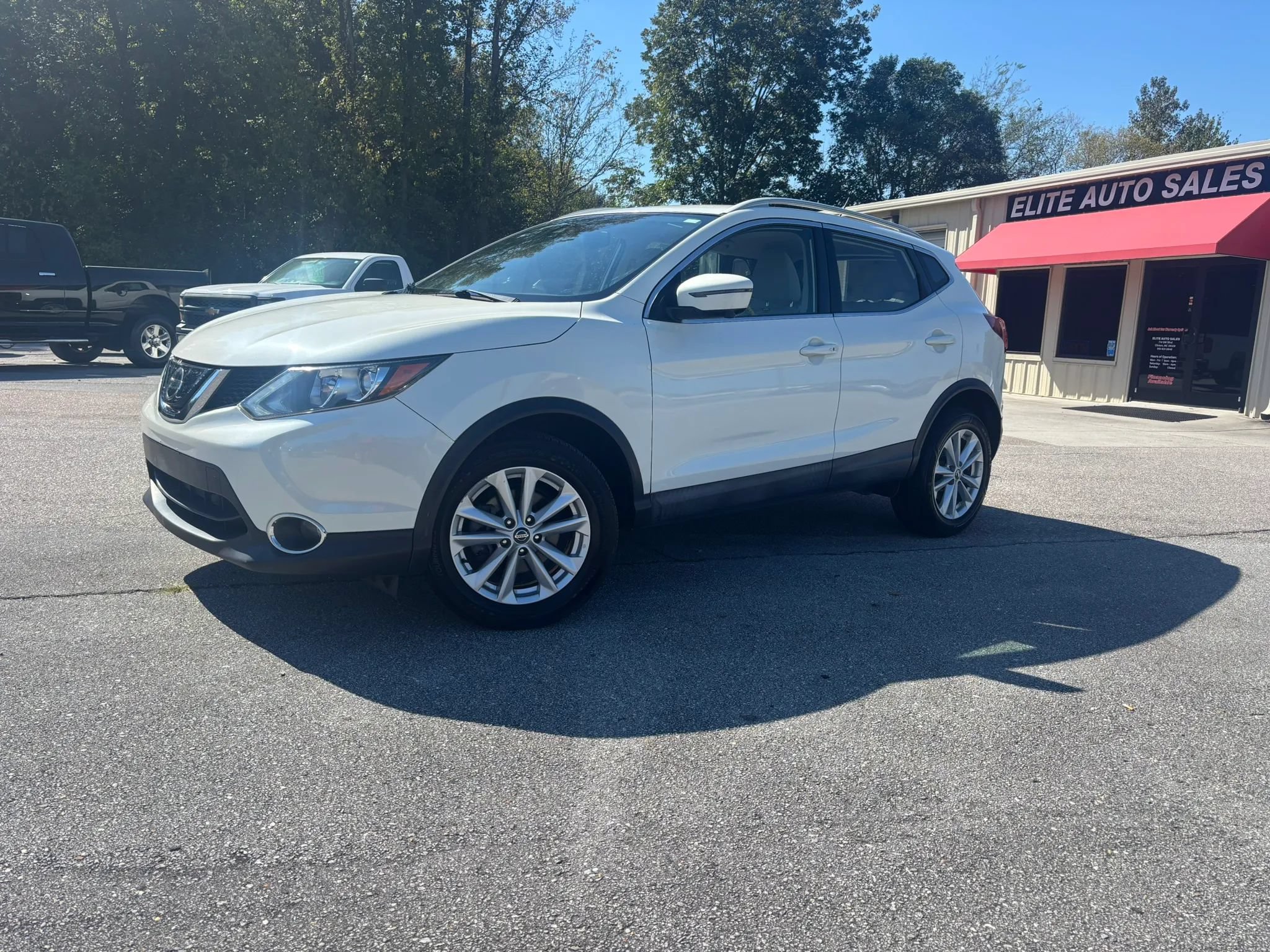 Used 2019 Nissan Rogue Sport SV w/ Technology Package AWD/4WD image 3