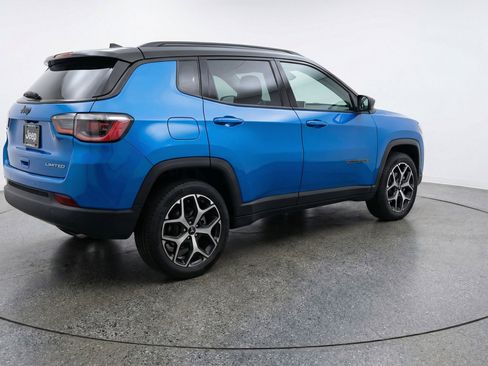 Used 2025 Jeep Compass Limited image 9