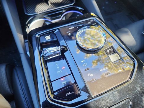 New 2026 BMW 540i xDrive w/ Executive Package image 19