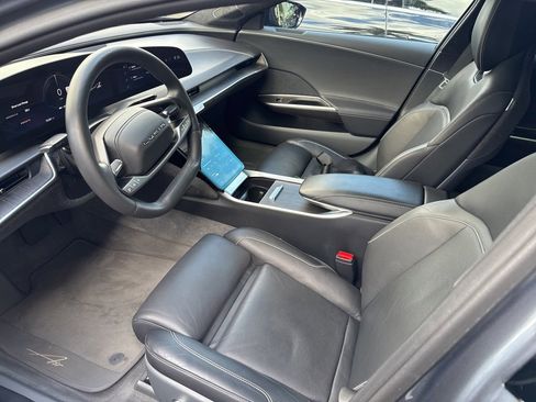 Used 2025 Lucid Air Touring image 5