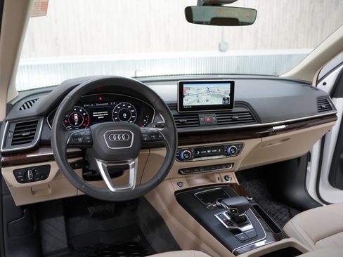 Used 2018 Audi Q5 2.0T Premium Plus w/ Premium Plus Package image 11