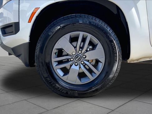 Used 2025 Nissan Frontier SV RWD image 10