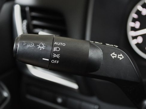 Certified 2022 Nissan Rogue SV w/ SV Premium Package image 34