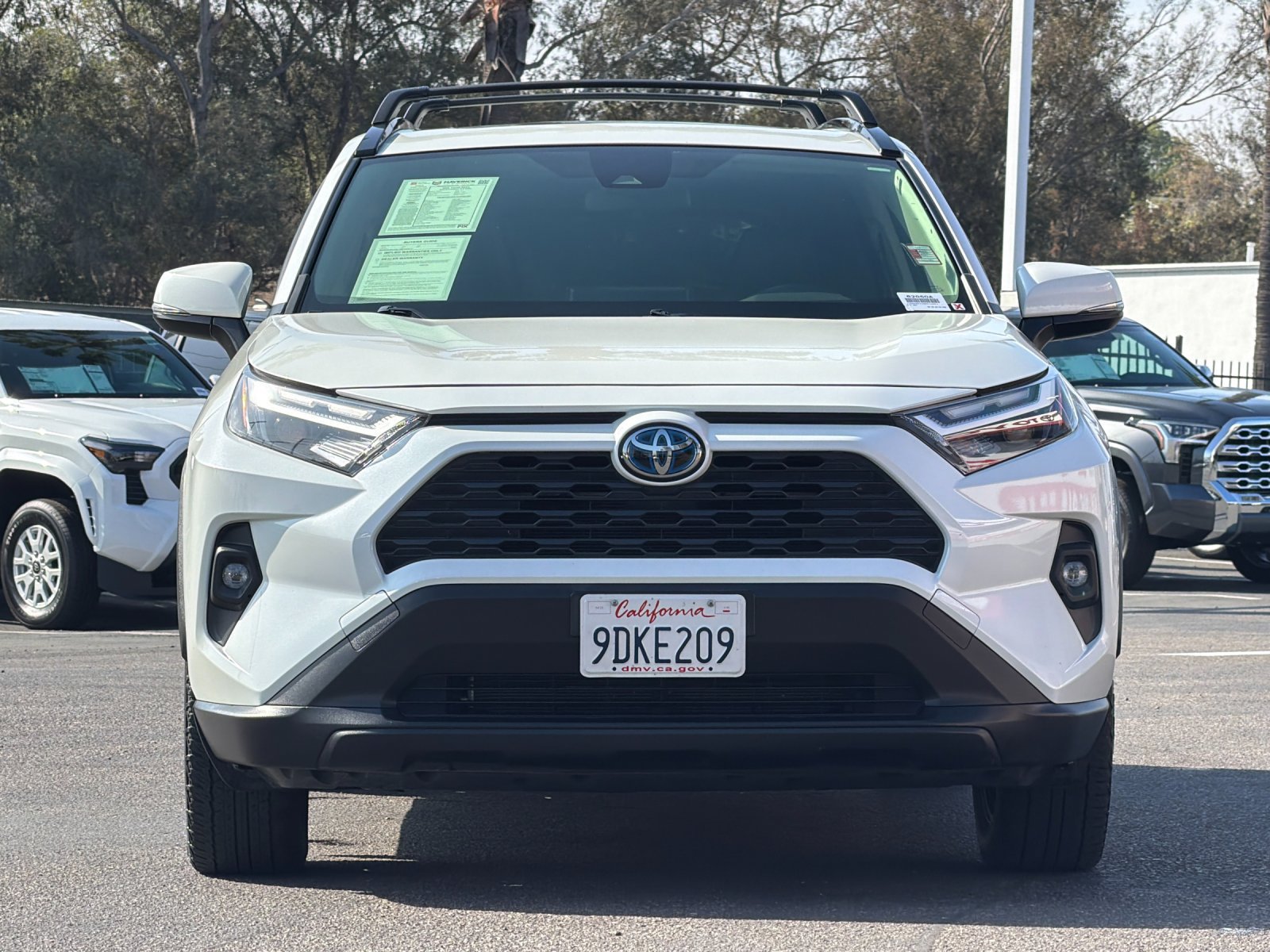 Used 2022 Toyota RAV4 XLE Premium AWD/4WD image 7