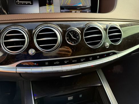 Used 2017 Mercedes-Benz S 550 Sedan image 34