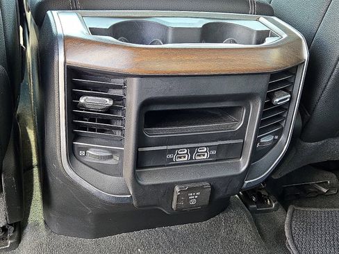 Used 2022 RAM 1500 Laramie AWD/4WD image 16